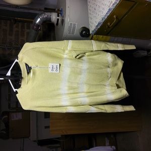 Davi & Dani Yellow Sweater NWT